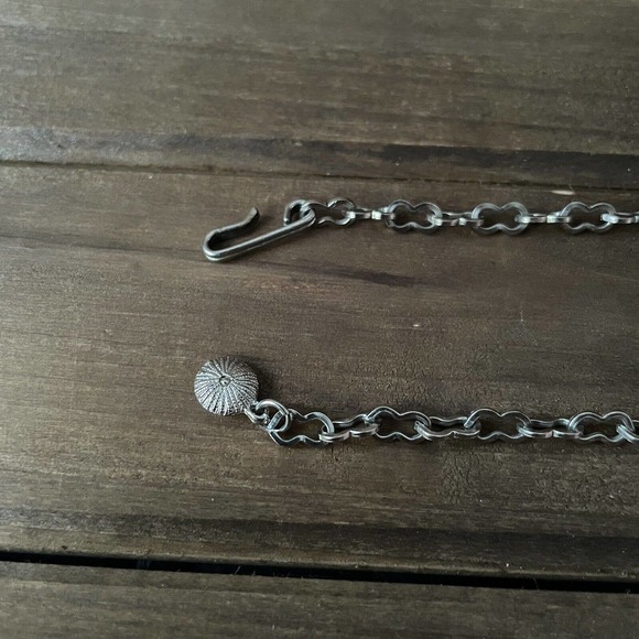 Vintage Thermoset Blue Floral Necklace - Silver Tone - 15” Adjustable - Picture 7 of 7